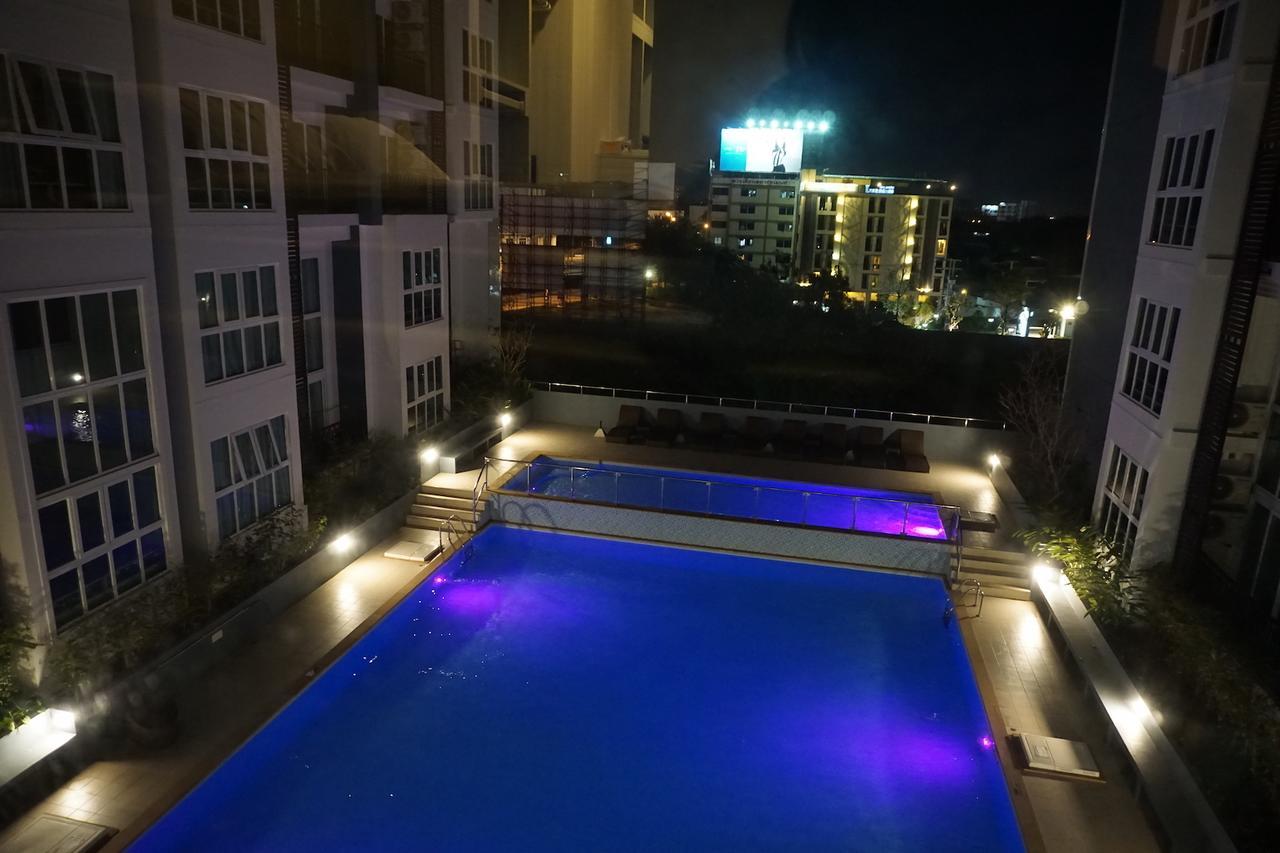 Pool View Room The Prio Chiang Mai Extérieur photo